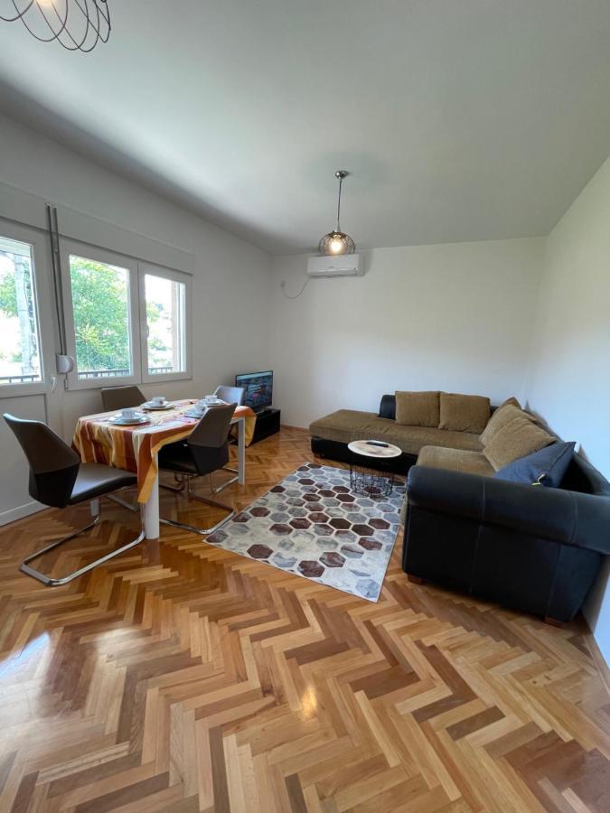Entire 1-Bedroom Apartment With Free Parking Подгориця Екстер'єр фото