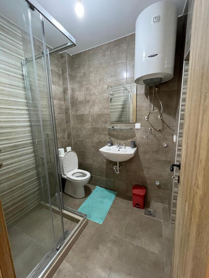Entire 1-Bedroom Apartment With Free Parking Подгориця Екстер'єр фото