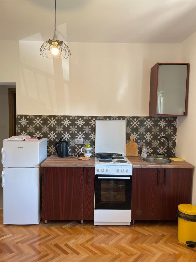 Entire 1-Bedroom Apartment With Free Parking Подгориця Екстер'єр фото